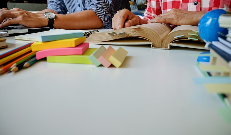 Odkrywanie tajemnic neuronów: Jak nauka o mózgu rewolucjonizuje edukację