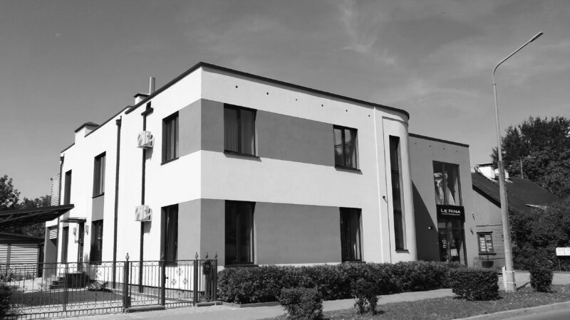 Jakie normy musi spełniać obiekt użyteczności publicznej w technologii modułowej, jak wygląda proces projektowania i dlaczego coraz więcej gmin wybiera to rozwiązanie?